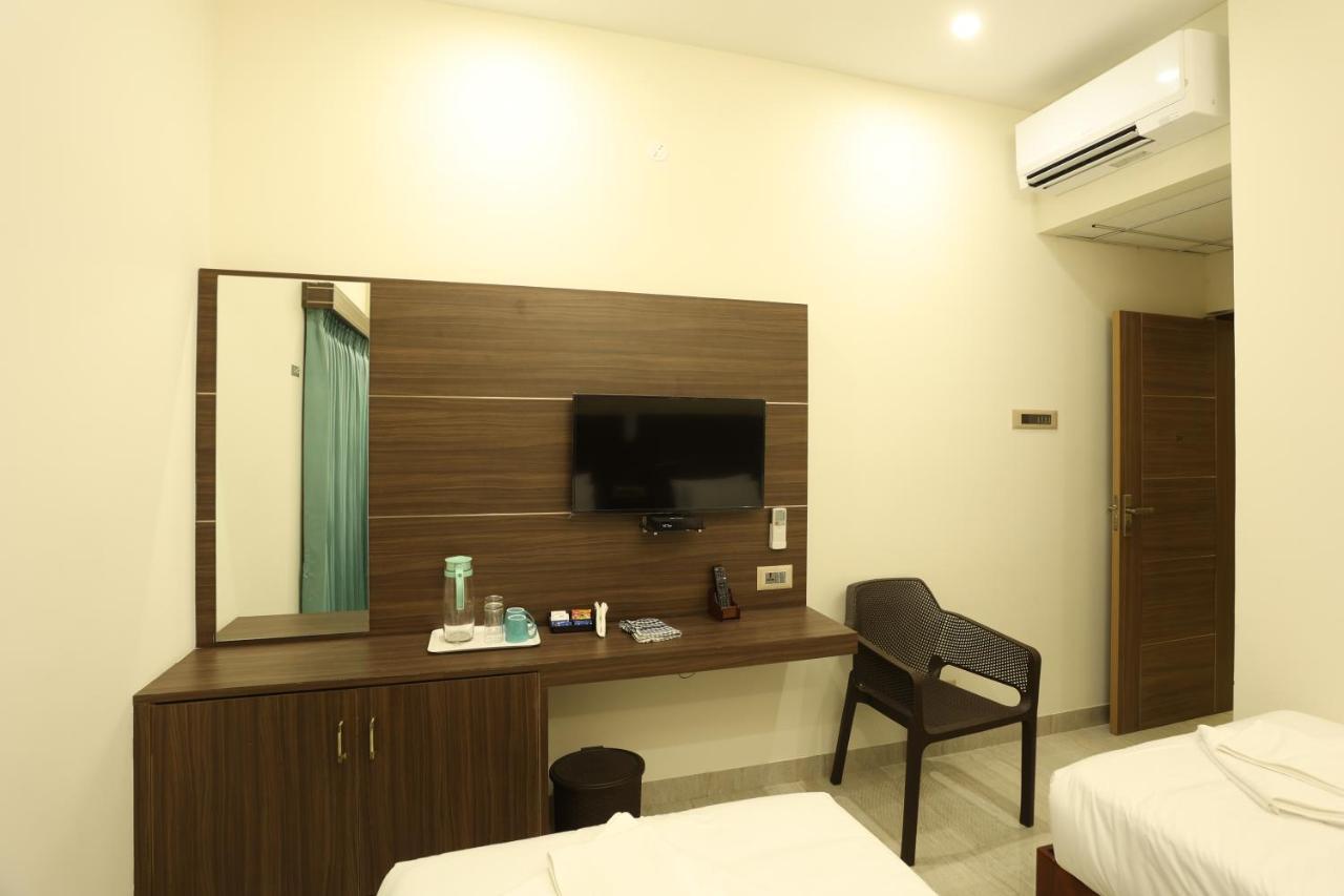 Hotel Minas Manor Tiruchirappalli Exterior foto