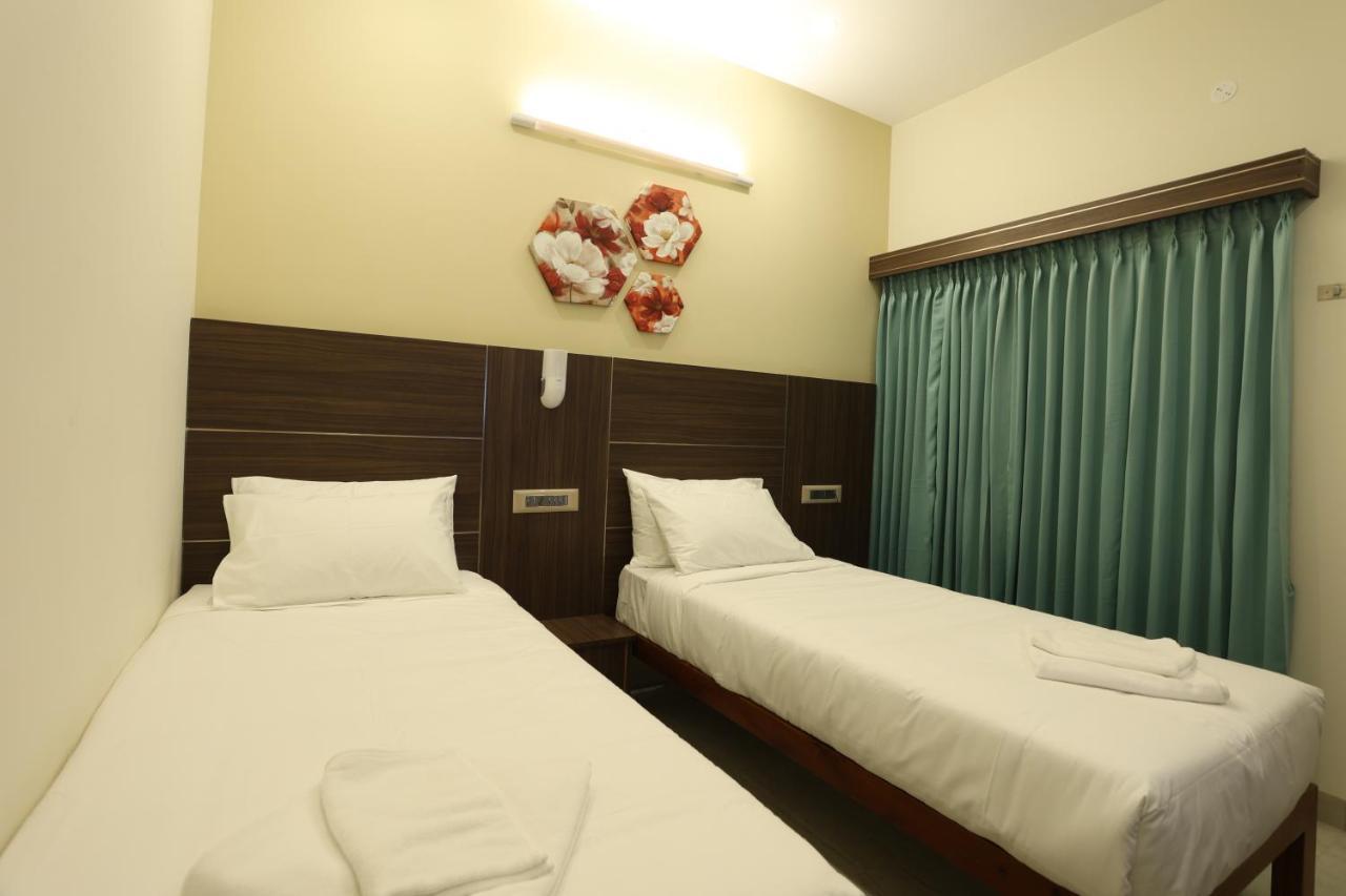 Hotel Minas Manor Tiruchirappalli Exterior foto