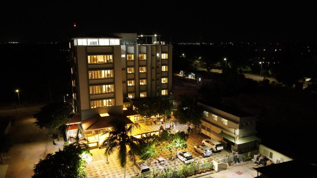 Hotel Minas Manor Tiruchirappalli Exterior foto