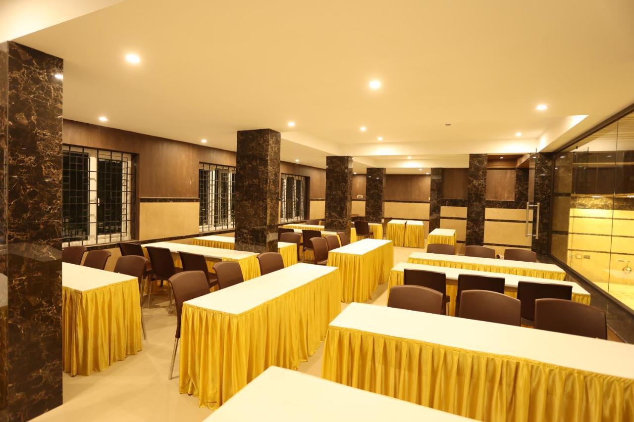 Hotel Minas Manor Tiruchirappalli Exterior foto