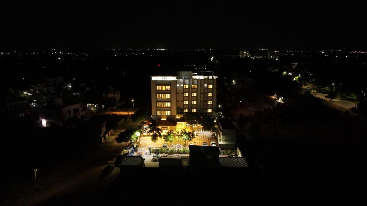 Hotel Minas Manor Tiruchirappalli Exterior foto