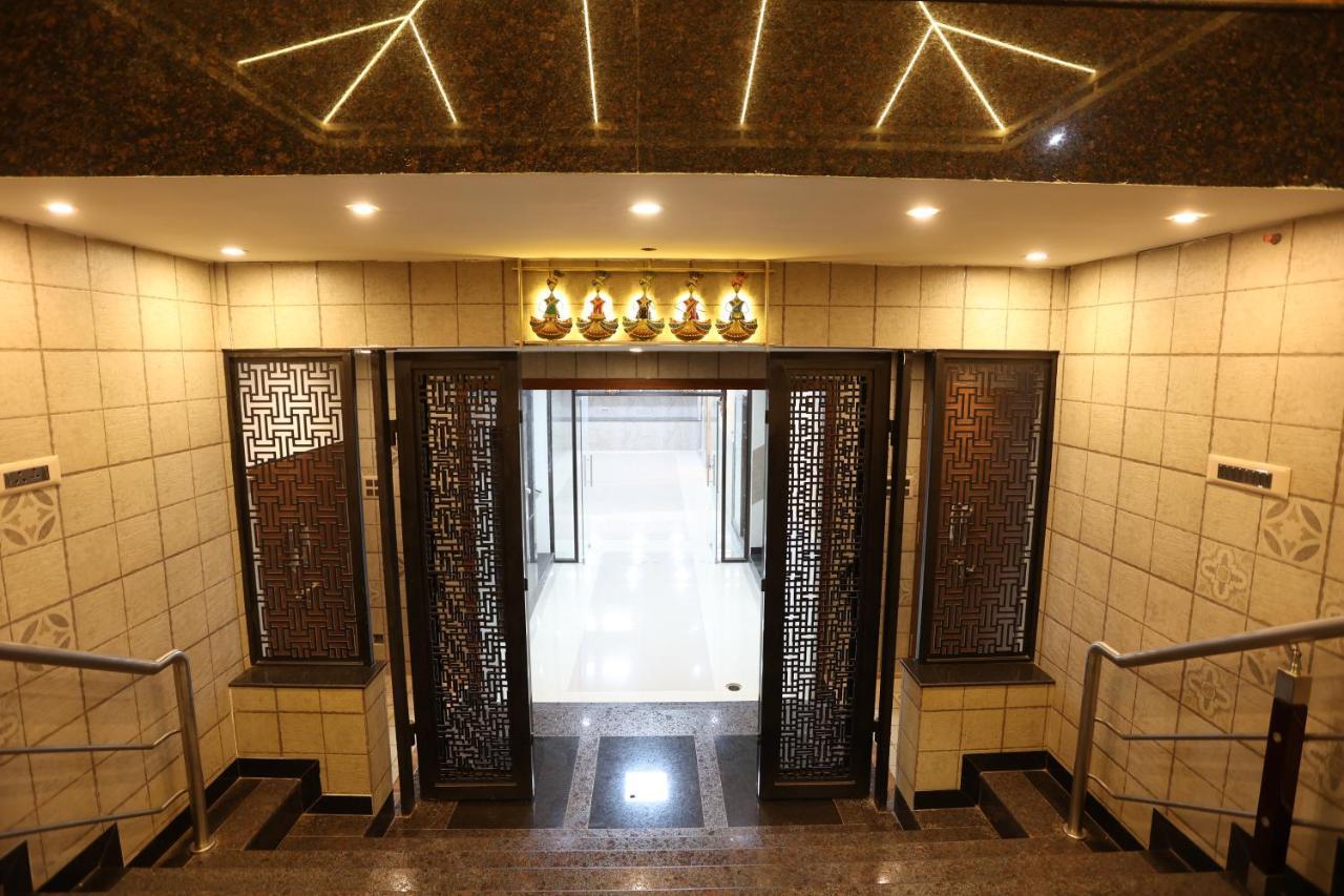 Hotel Minas Manor Tiruchirappalli Exterior foto